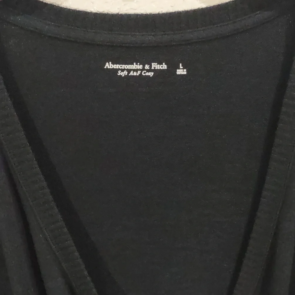 ABERCROMBIE & FITCH TOP. - Picture 4 of 11